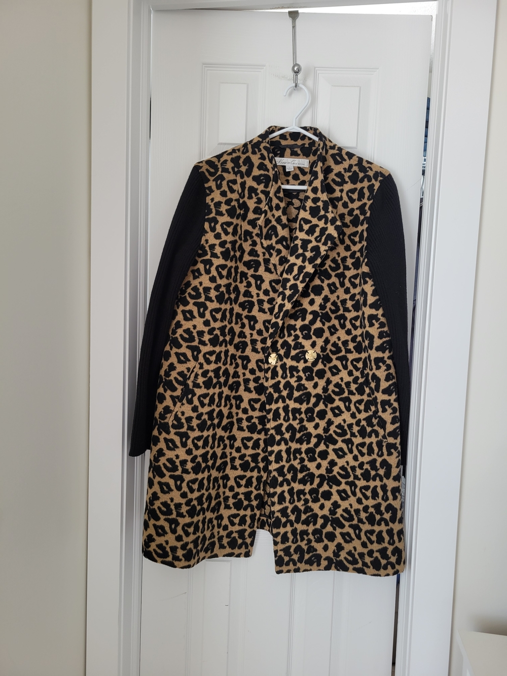 Kenneth Cole New York Leopard Print Coat with Black Sleeves Size L